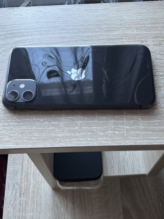 Продаю iphone 11 б/у