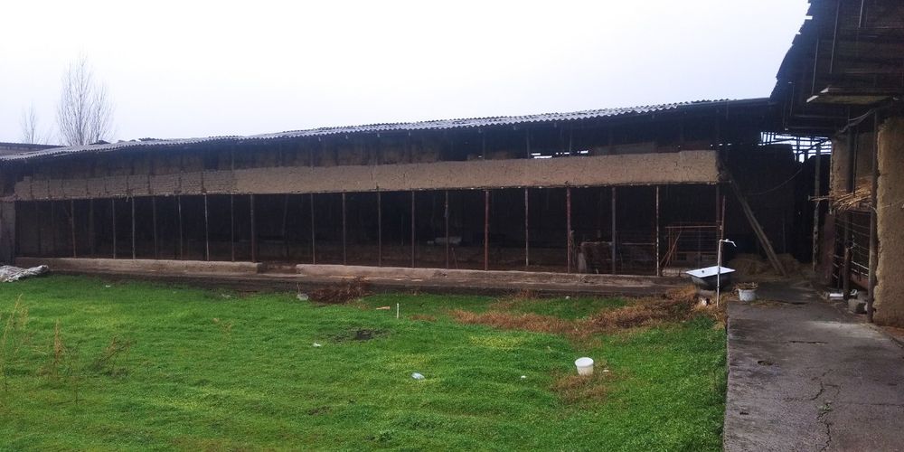 Srochna Yer sotiladi.