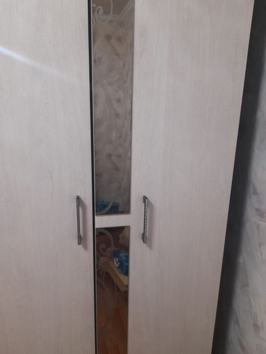 Продам шкаф 2х дверный