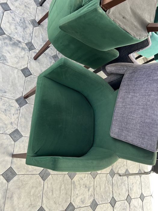 Срочно продам кресла столы