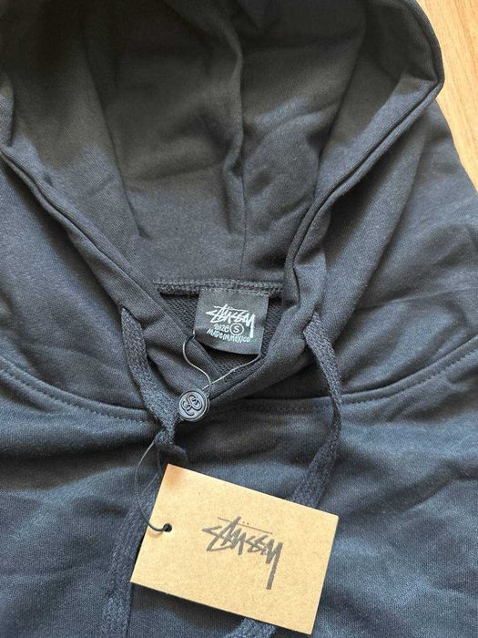 Hanorac Stussy cu eticheta (nu Nike, Gucci, Adidas, Balenciaga)