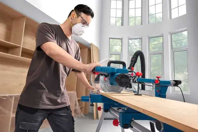 Циркуляр герунг с изтегляне Bosch GCM 305-216 S , 1300 W, 216 мм