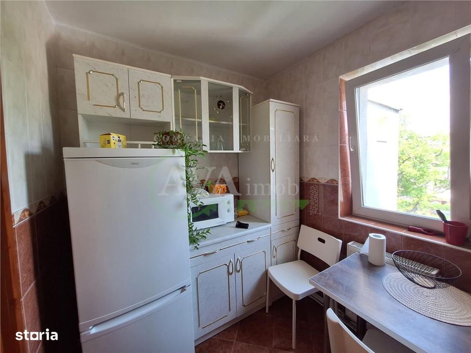 Apartament 3 camere semidecomandate etaj 3,Banca Nationala