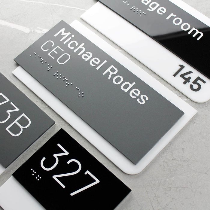 Номерки и таблички для дверей