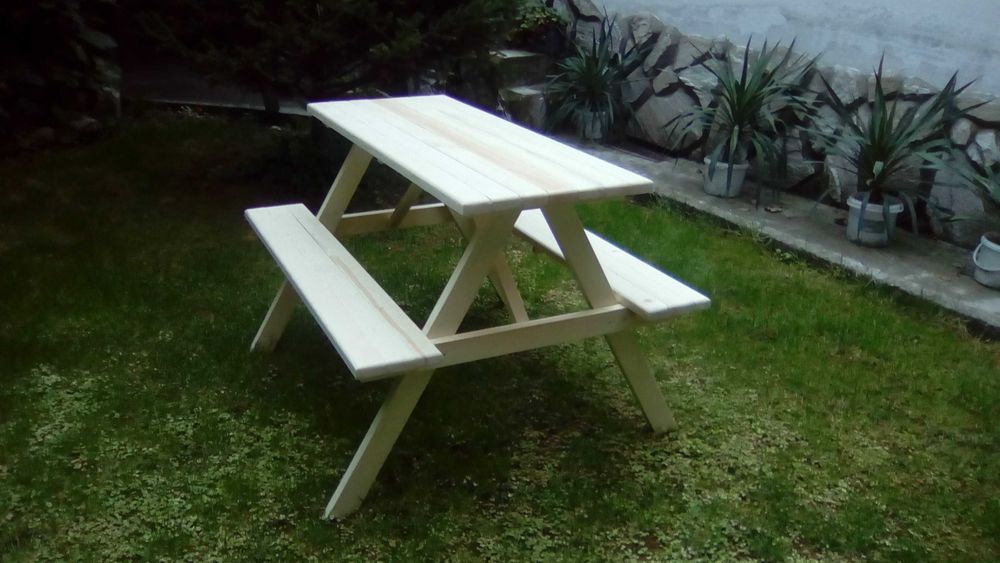 Масичка с пейки детска, градинска.