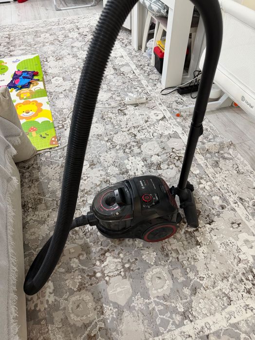 Пылесос BOSCH , б/у в рабочем состоянии