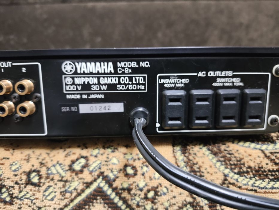 Предварительный усилитель Yamaha C-2X