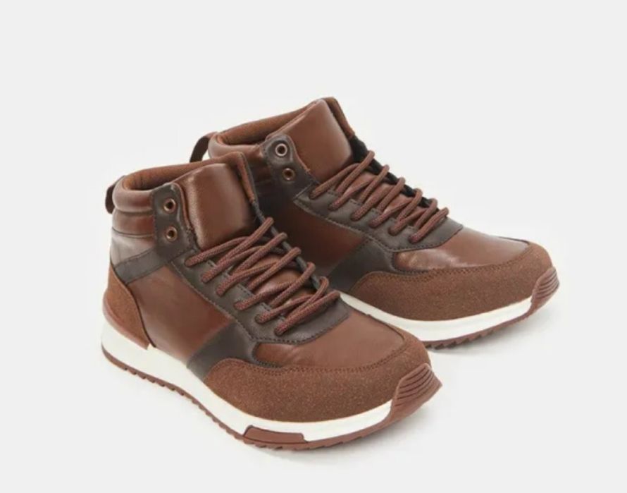 Qozogistondagi kvartirada porno video