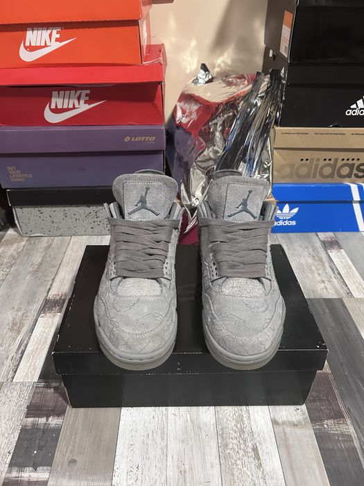 Jordan 4 Kaws "Grey"