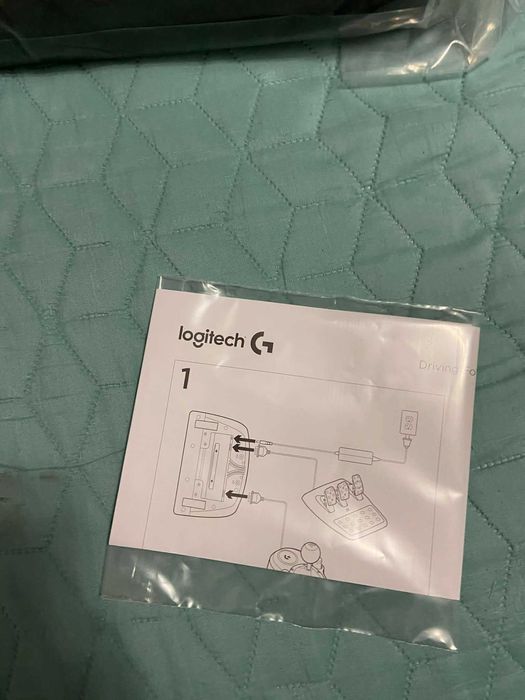 Logitech G29 + Shifter + педали | PS4/PS5/PC | Отлично състояние