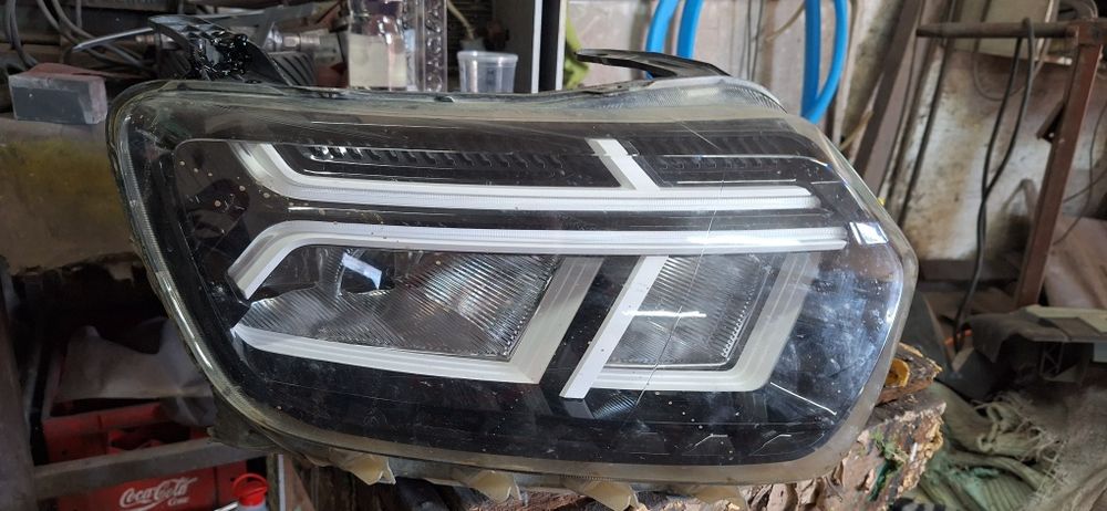 Far fata dacia duster