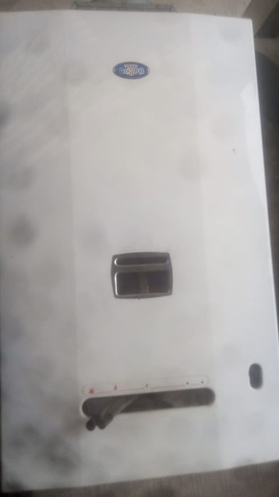 Продам газовый настенный водонагреватель