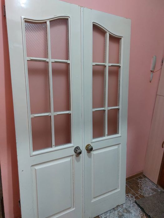 Двери и письменный стол б/у