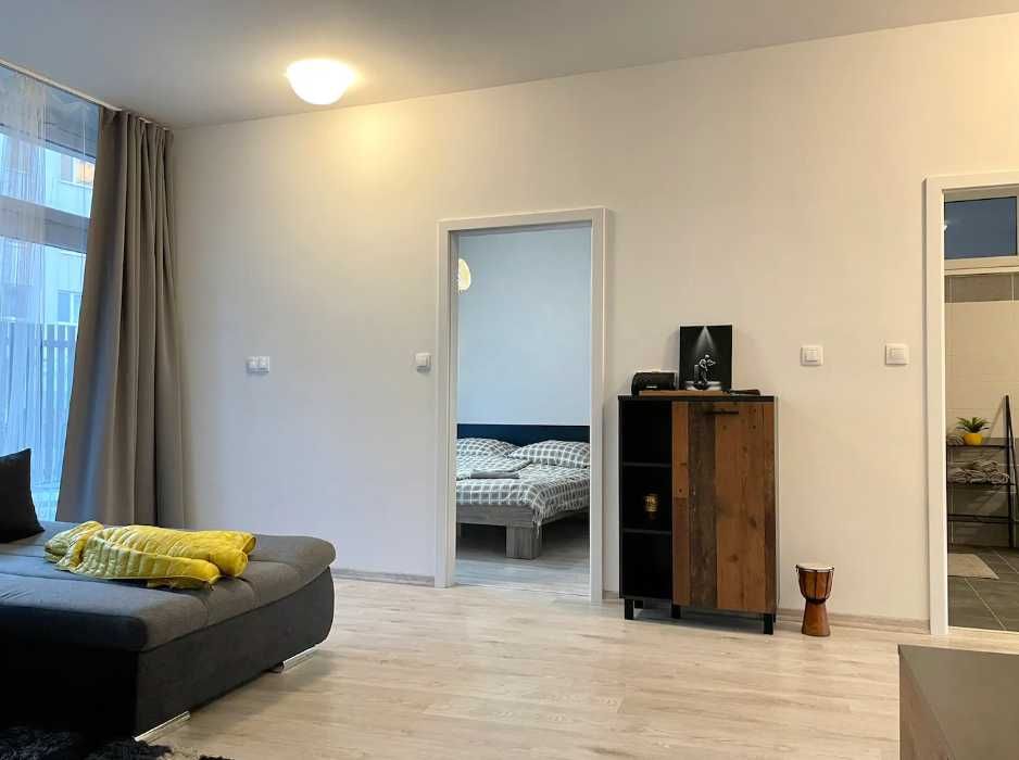 Дава се под наем Двустаен апартамент в Пловдив, Център - 57 кв.м за 345 € - Снимка #1