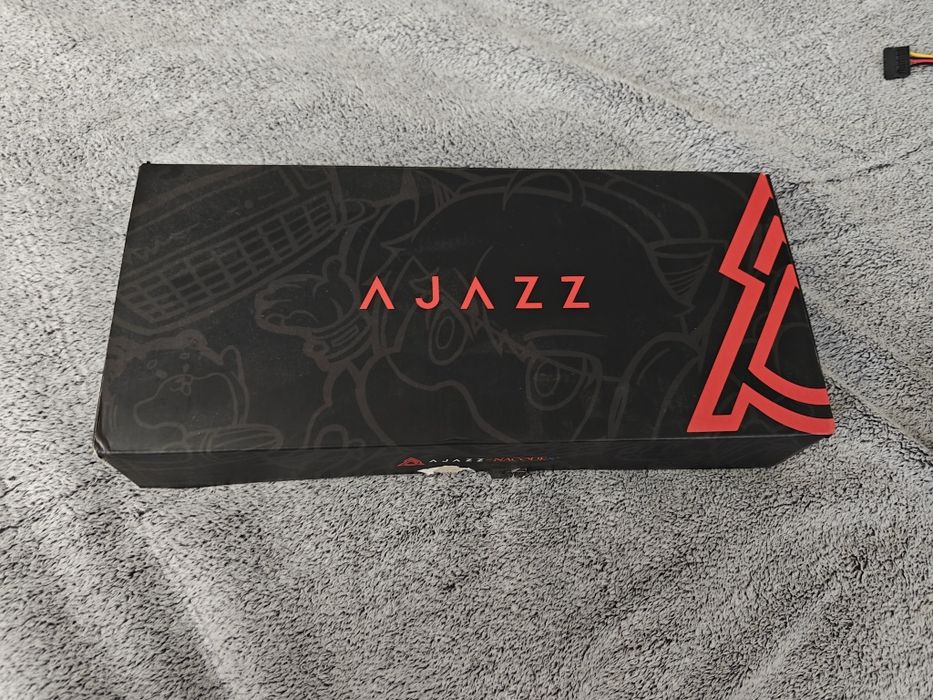 Продам клавиатуру Ajazz Ak820
