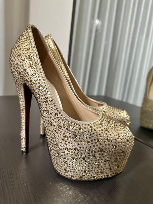 Туфли на каблуках