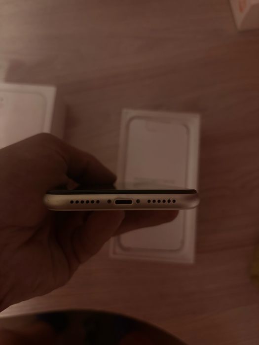 Айфон 11 с каробкой