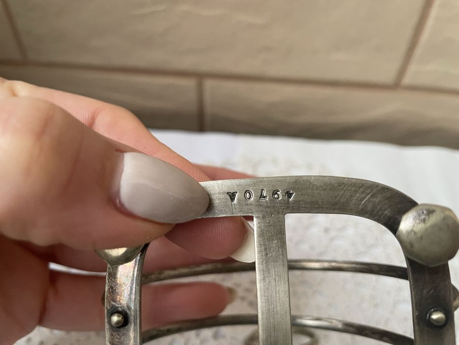 Красива посребрена поставка за филийки от Англия