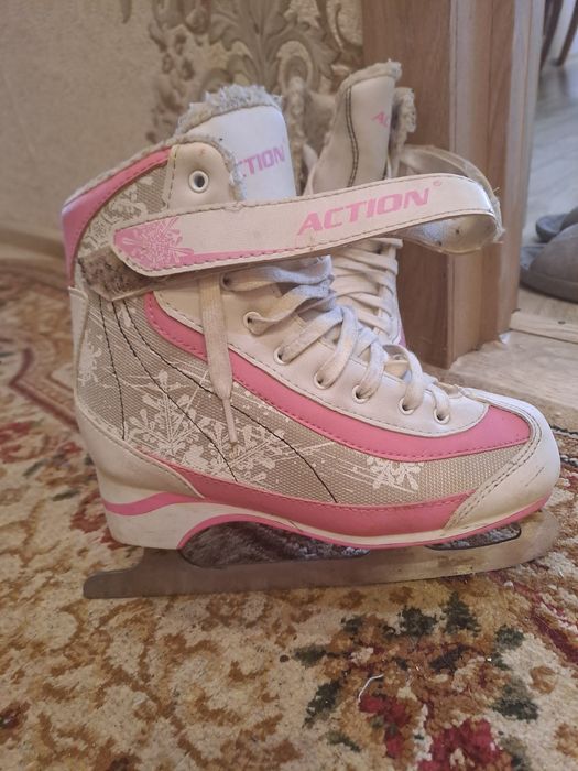 Продам коньки за 5000 тенге