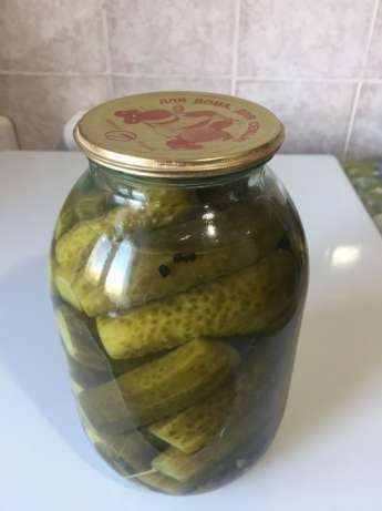 Продам огурцы соленые.