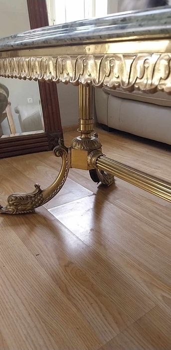 Масивна холна маса