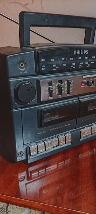 Phillips - AW7529 мини музыкальный центр