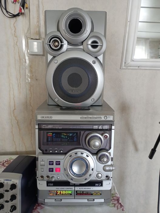 Ноутбук Леново i5 ва музыкальный ценр