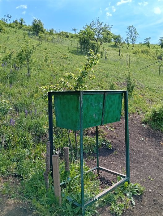 Vând halău pt apa,animale,de 80 litri.