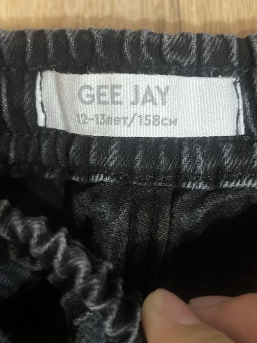 Джинсы на осень черные