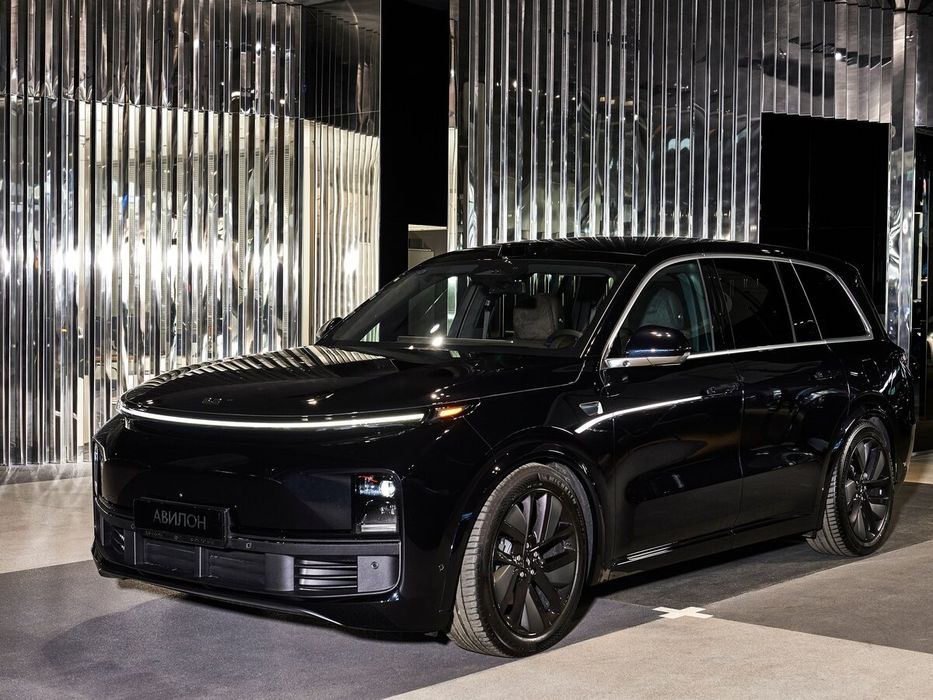 Lixiang L7  L9 Ultra (до рейсталинг) 2025
Цвет: чёрный на чёрном -US