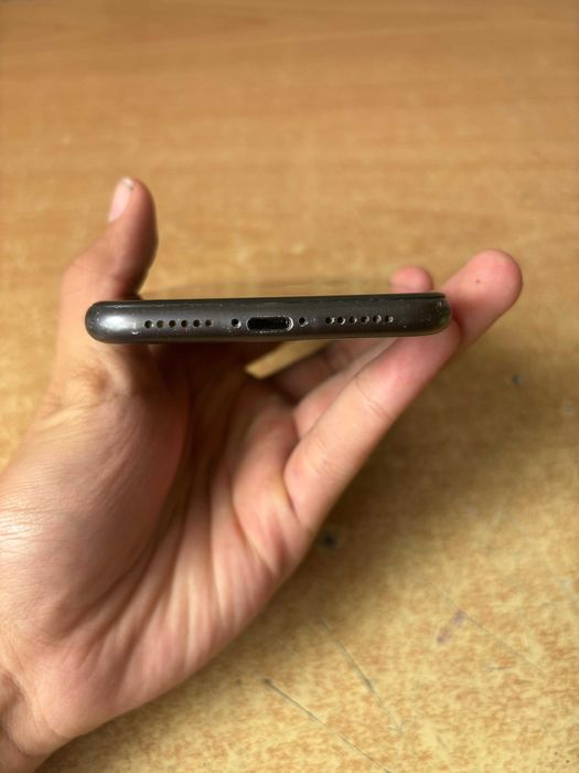 Продам айфон 11 IPhone 11