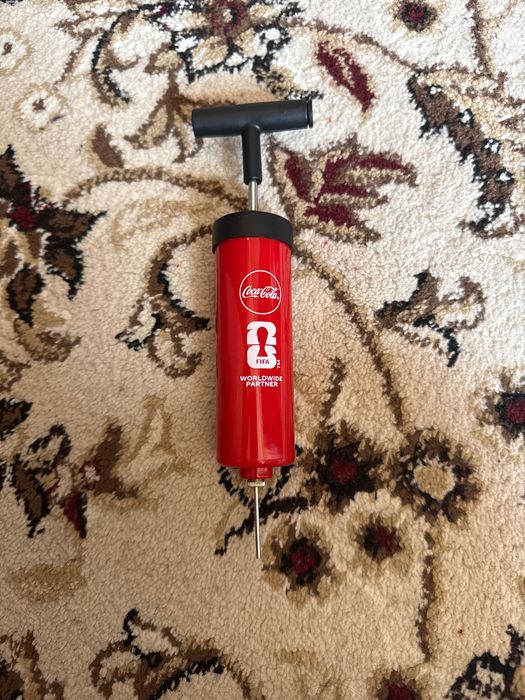 Coca cola to’pi. Yangi. Nasosi bilan birga.