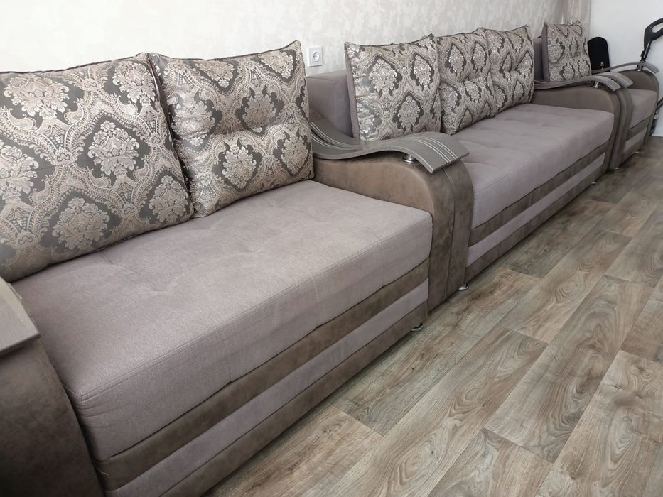 Продаю диван тройка