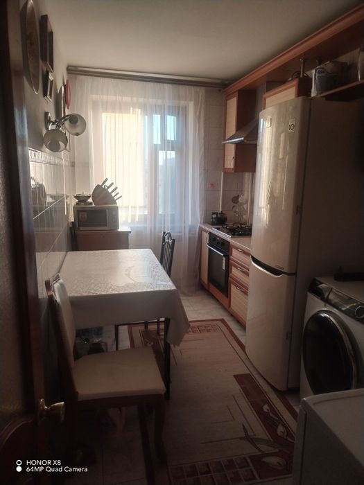 Продам 4 комнатную квартиру