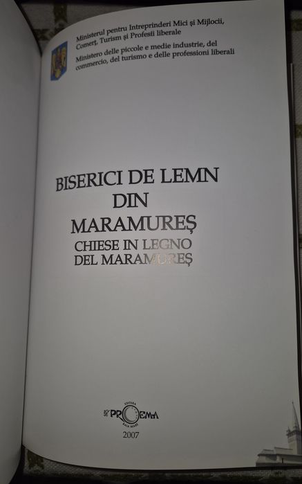 Carte Album format mare Biserici de lemn din Maramureș