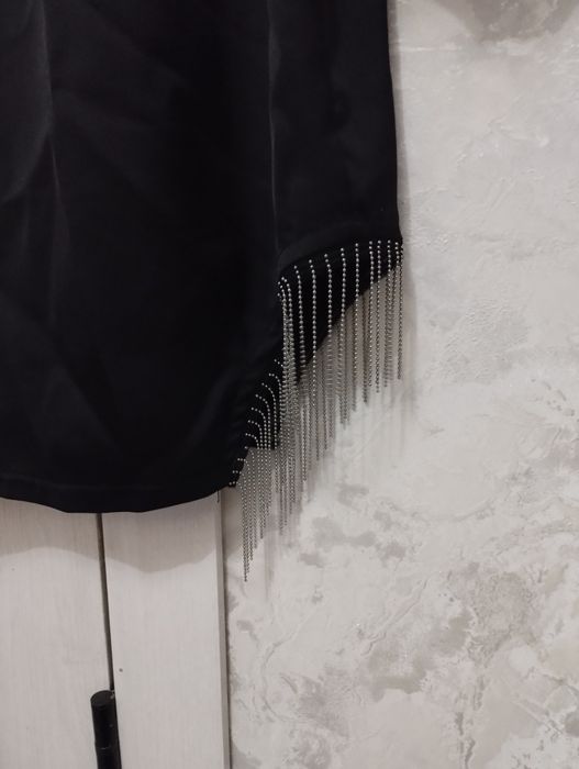 новое, шикарное, атласное платье!