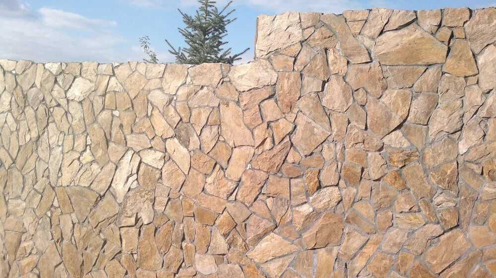 Плитняк для подпорных стен и клумб