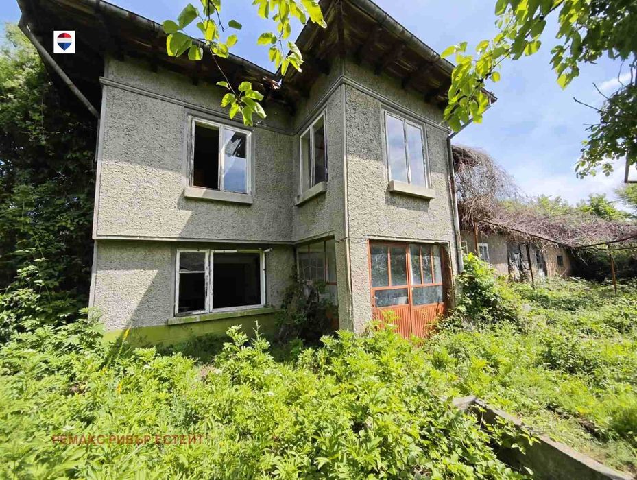 Продава се Къща в Борово - 257 кв.м за 58 €/кв.м - Снимка #2