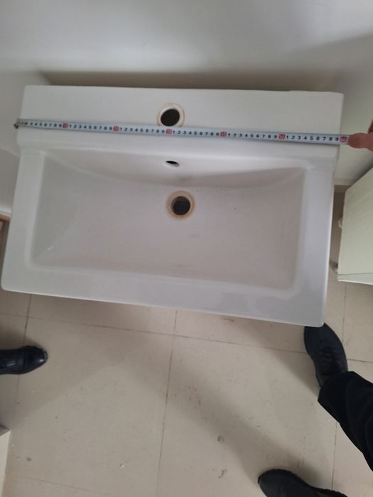 Продам раковину с тумбой