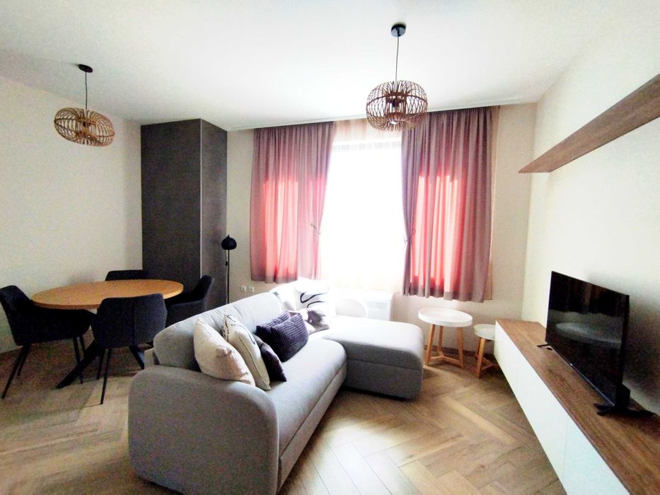 Дава се под наем Двустаен апартамент в Перник, Изток - 70 кв.м за 770 € - Снимка #2