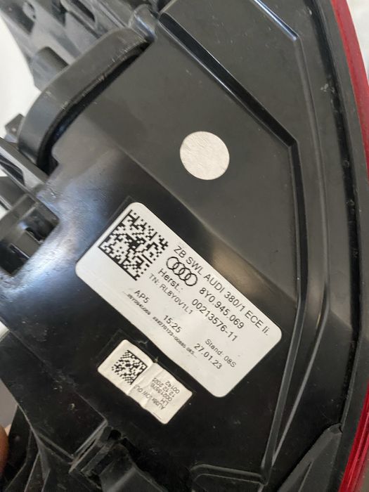 Stop stanga bec pe aripa Audi A3 8Y an 2020-2024