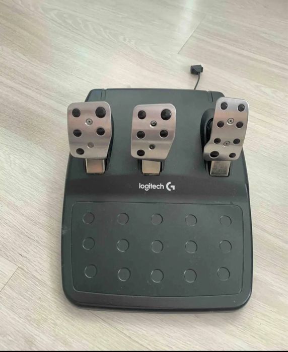 Игровой руль Logitech G29