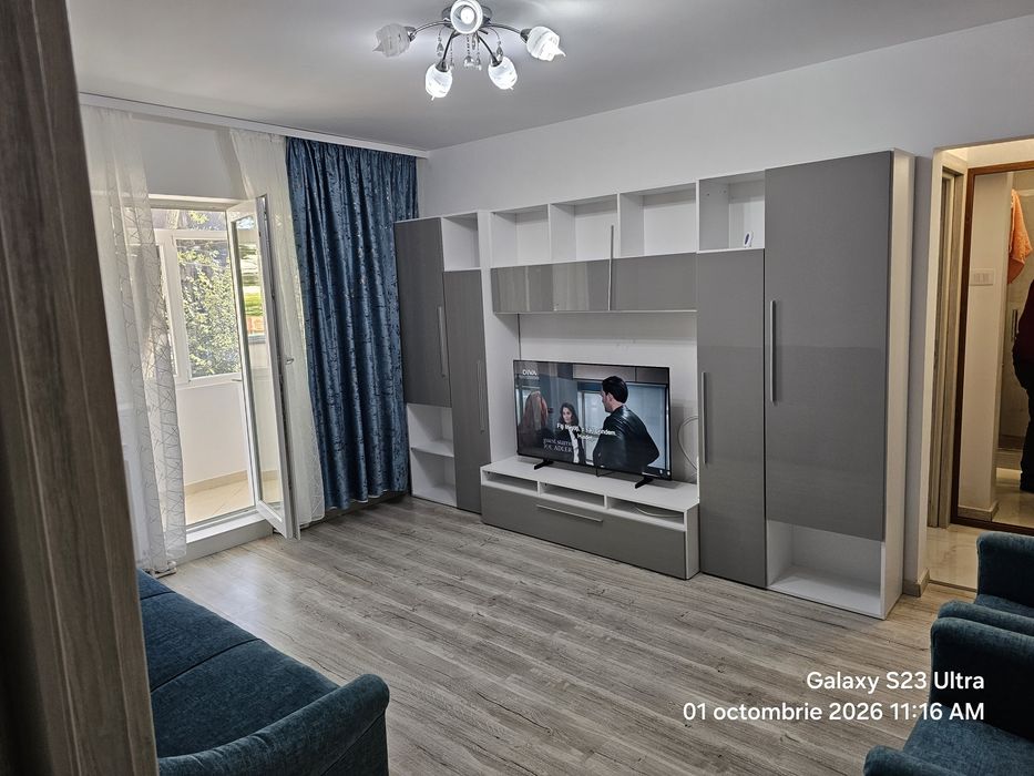 Apartament 3 camere de închiriat