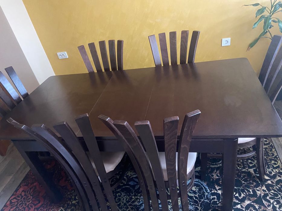 Продавам комплект Трапезна маса +столове