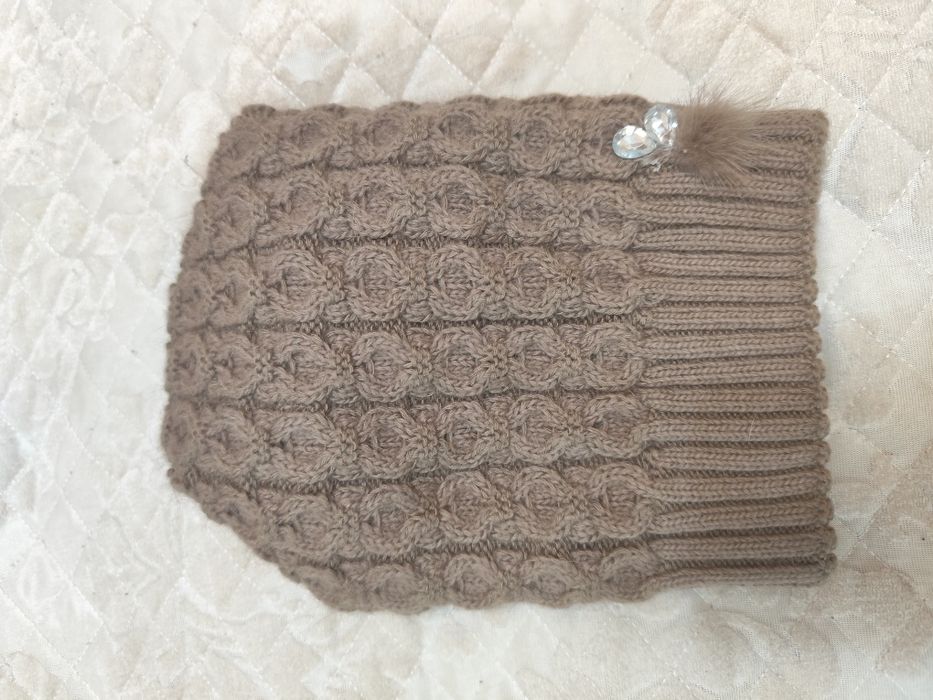 Шапочка вязанная