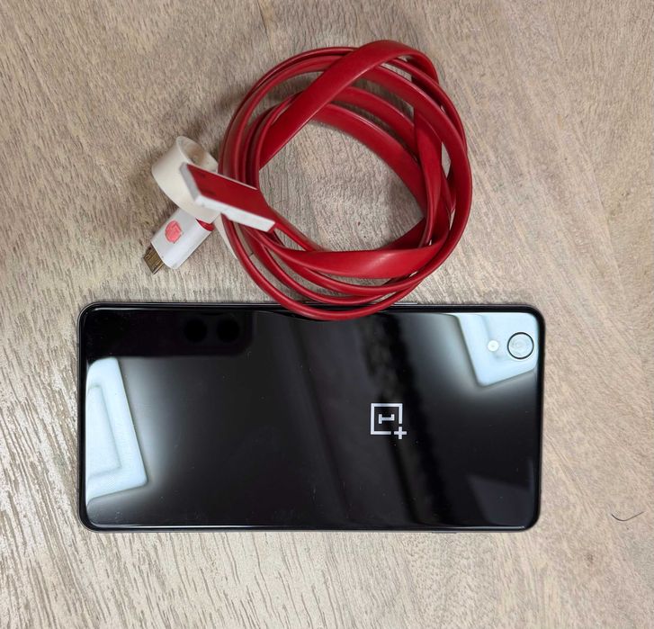 Мобильный телефон OnePlus X Android+оригинальная зарядка|От владельца