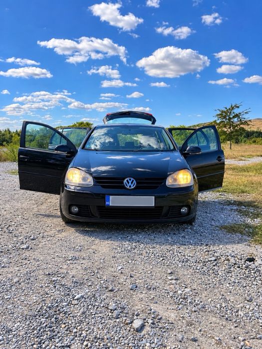 Продавам VW Golf 5 1.9 TDI