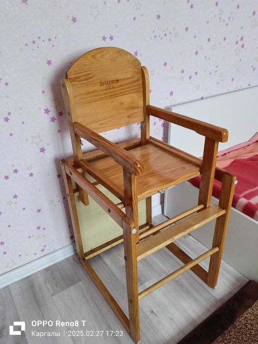 Продаю стул и стол для кормления