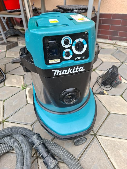 Aspirator șantier Makita VC2211M