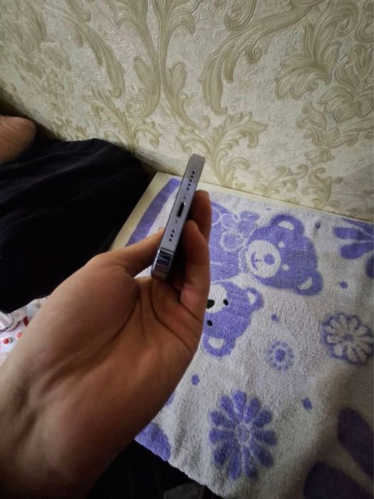 Продаю Iphone 13pro